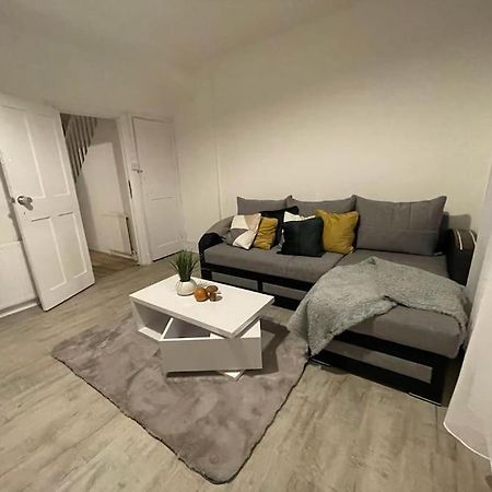 Beautiful 2 Bedroom On Tower Bridge ลอนดอน ภายนอก รูปภาพ