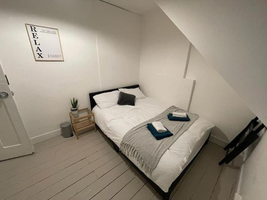 Beautiful 2 Bedroom On Tower Bridge ลอนดอน ภายนอก รูปภาพ