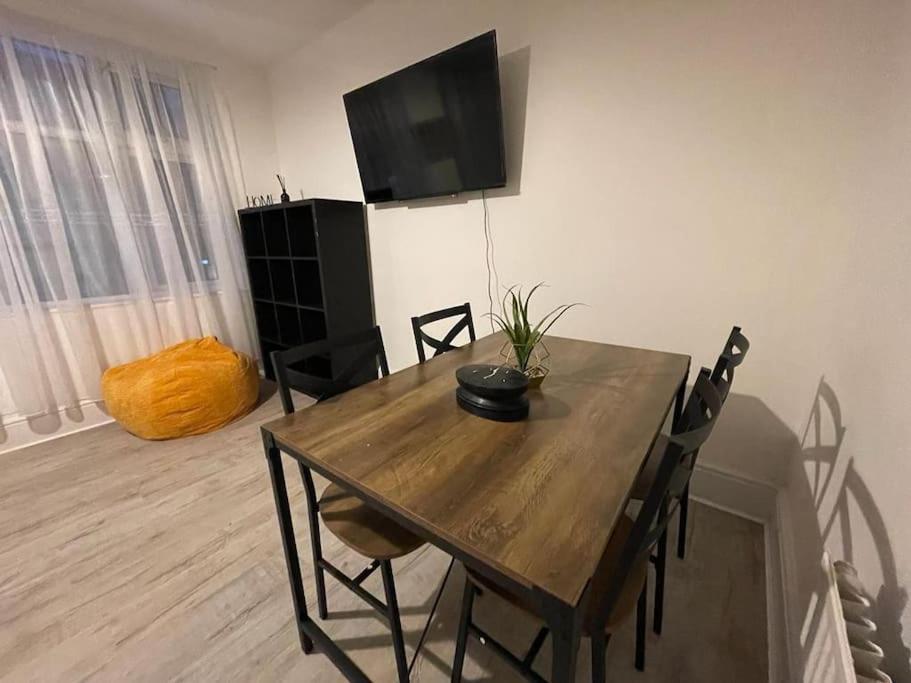 Beautiful 2 Bedroom On Tower Bridge ลอนดอน ภายนอก รูปภาพ