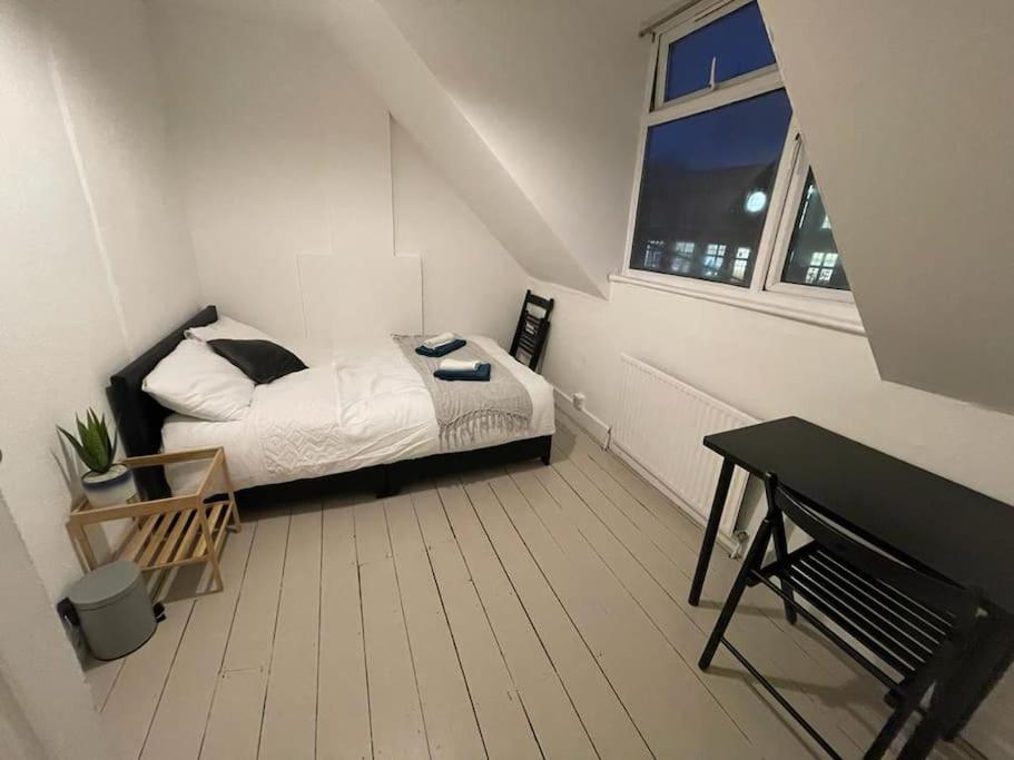 Beautiful 2 Bedroom On Tower Bridge ลอนดอน ภายนอก รูปภาพ