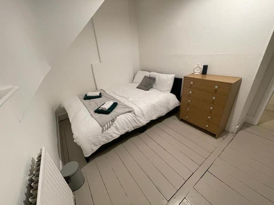Beautiful 2 Bedroom On Tower Bridge ลอนดอน ภายนอก รูปภาพ